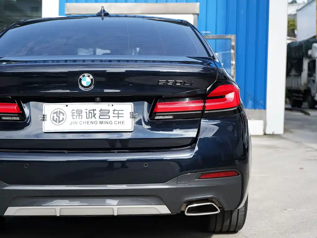 BMW 5 Series — миниатюра 18