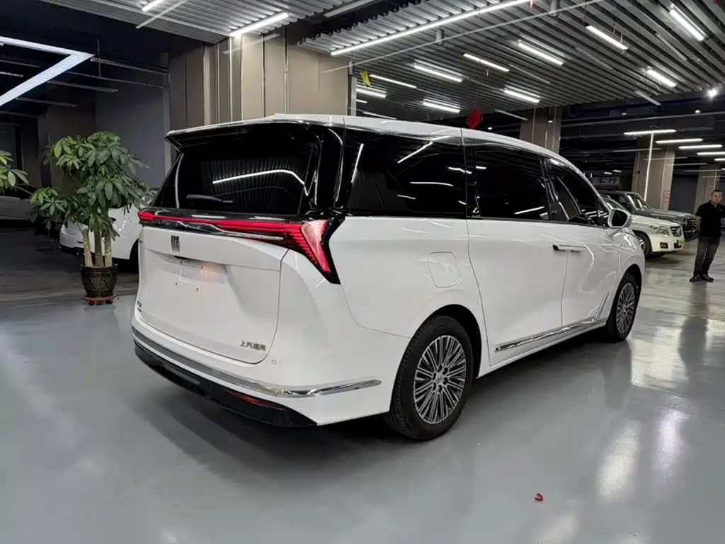 Buick GL8 Hybrid — миниатюра 9