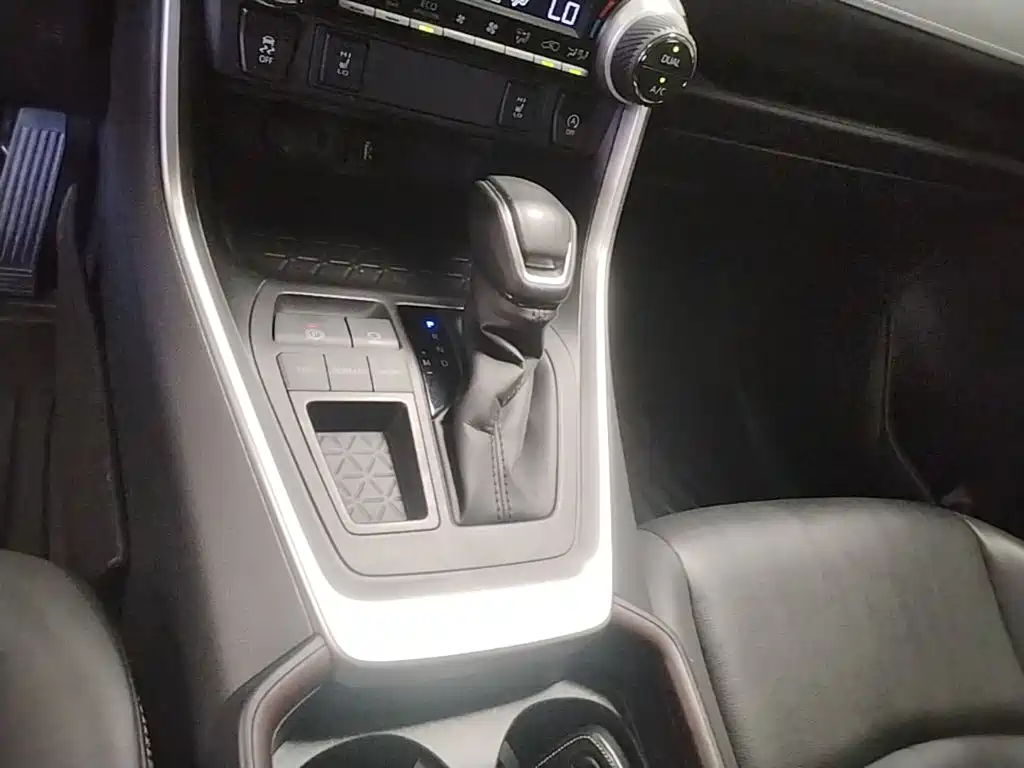 Toyota RAV4 — миниатюра 14