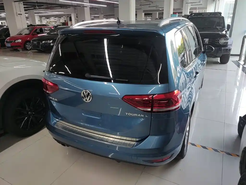 Volkswagen Touran — миниатюра 7
