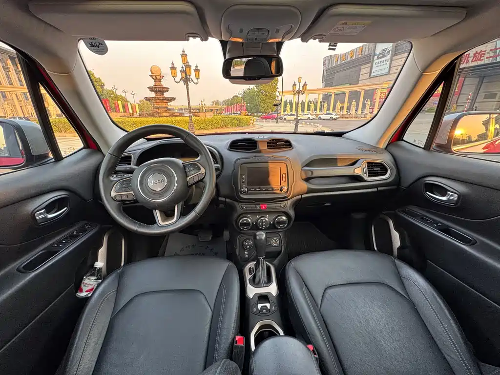 Jeep Renegade — миниатюра 5