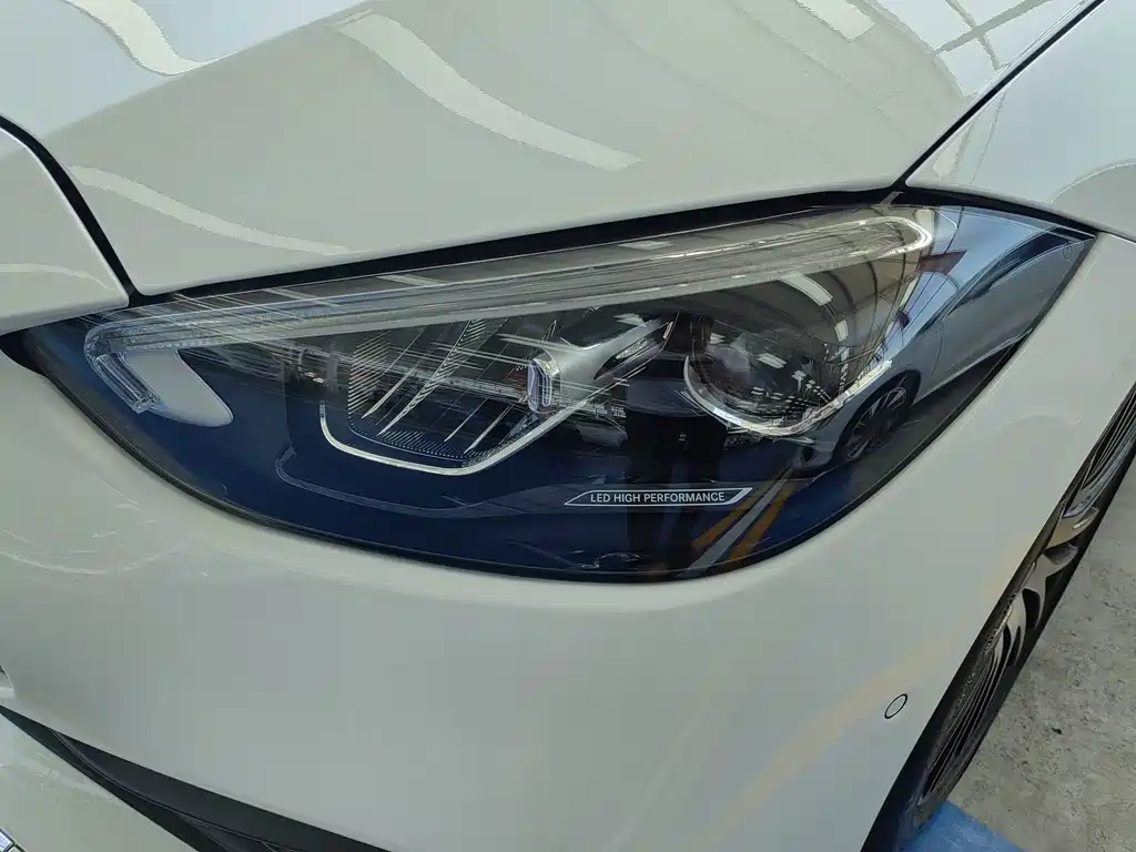 Mercedes-Benz C-Class — миниатюра 13