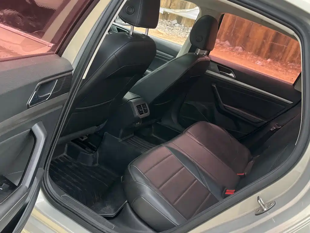 Volkswagen Lavida — миниатюра 8