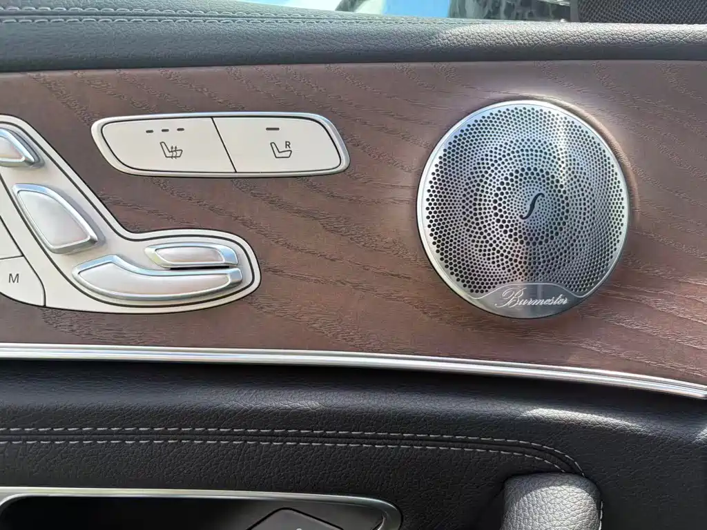 Mercedes-Benz E-Class — миниатюра 8