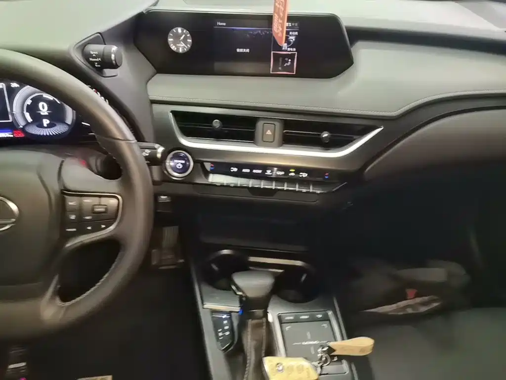 Lexus UX — миниатюра 13