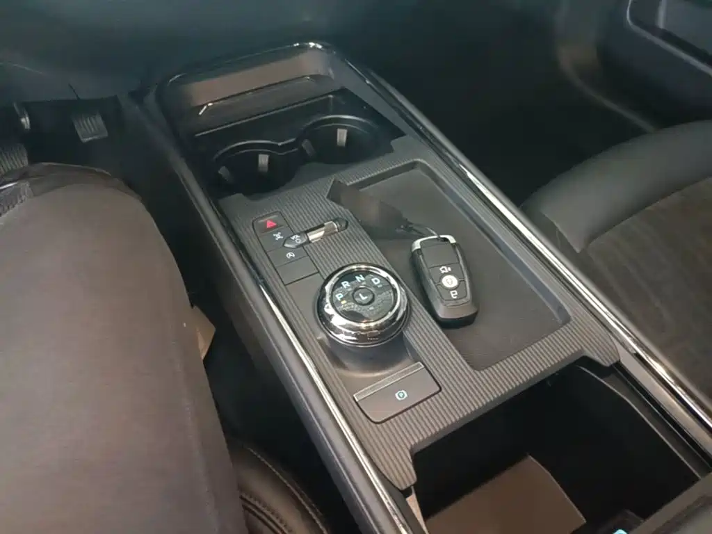 Ford Mondeo — миниатюра 14