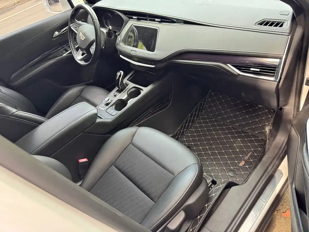 Cadillac XT4 — миниатюра 5