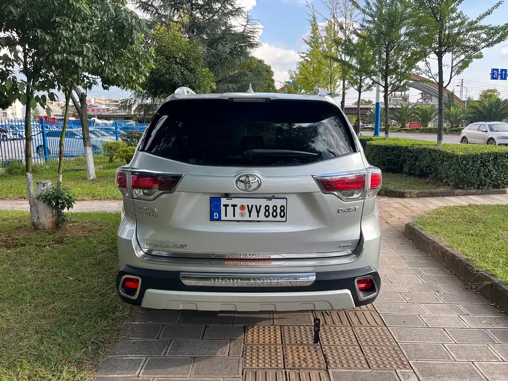 Toyota Highlander — миниатюра 4