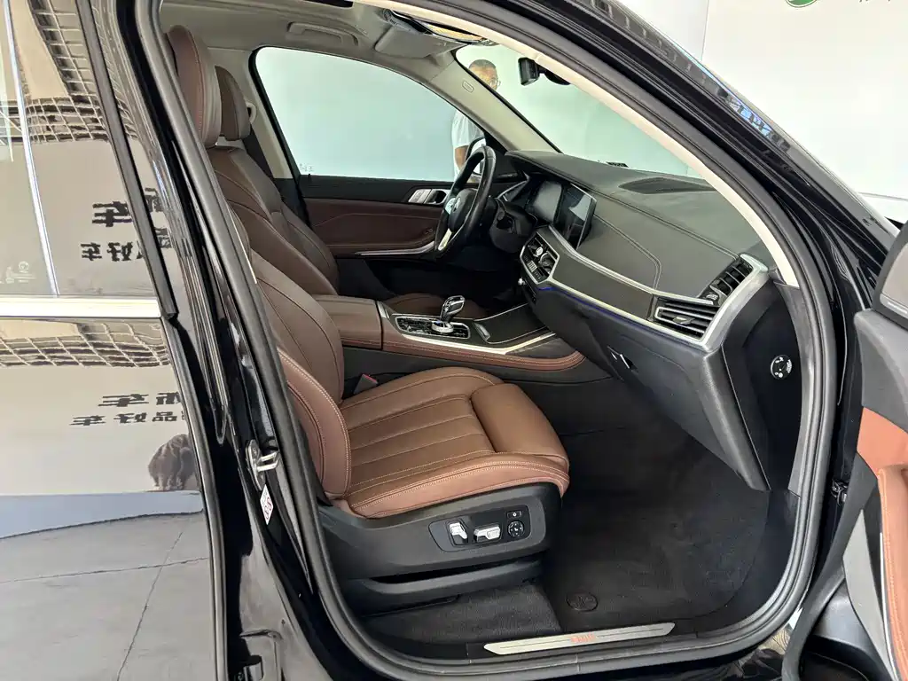 BMW X7 — миниатюра 25