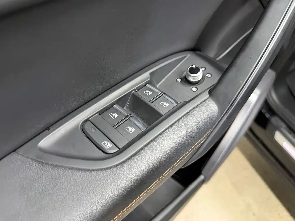Audi Q5L — миниатюра 21