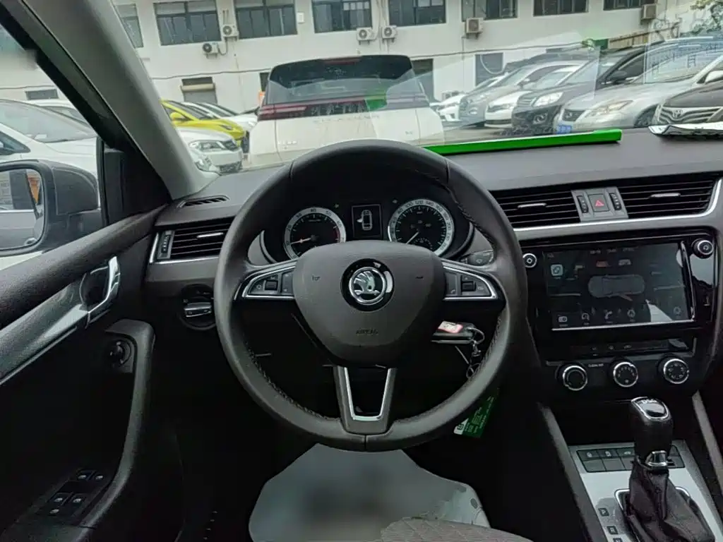 Skoda Octavia — миниатюра 11