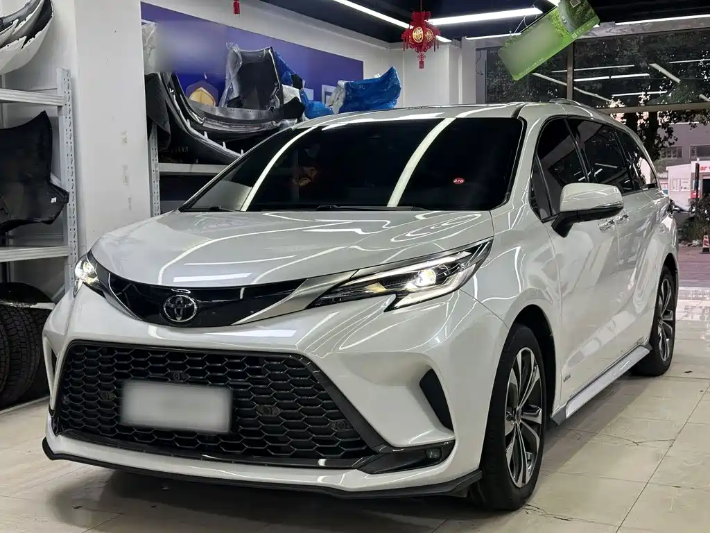 Toyota Granvia — миниатюра 2