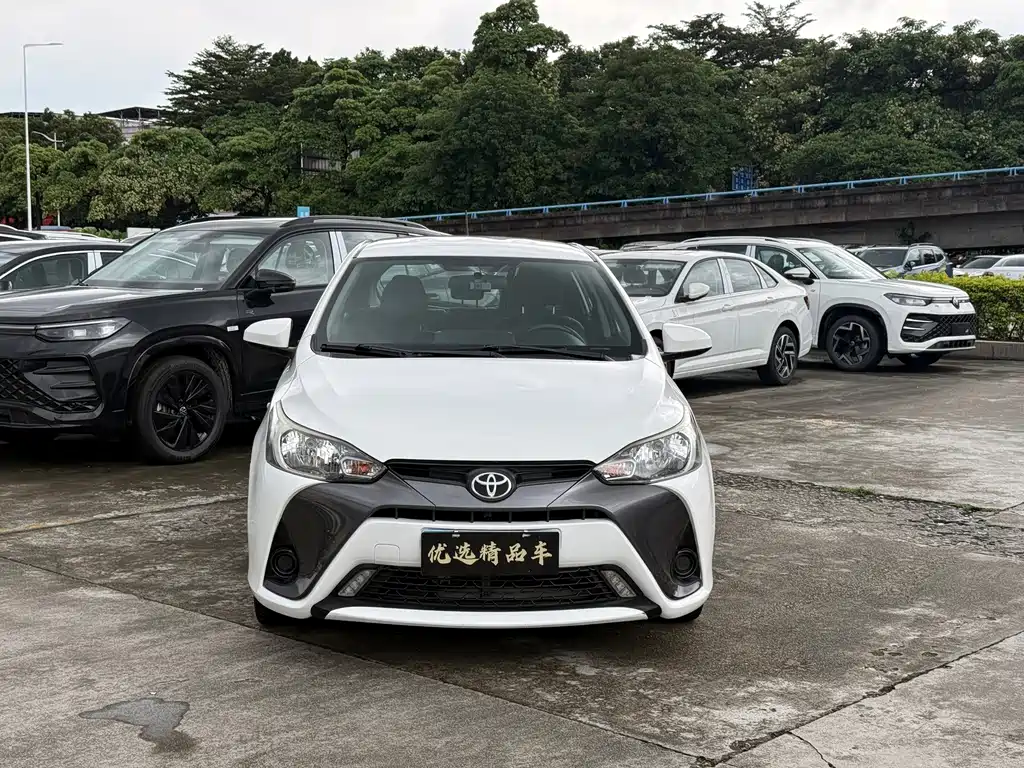 Toyota Yaris L — миниатюра 2