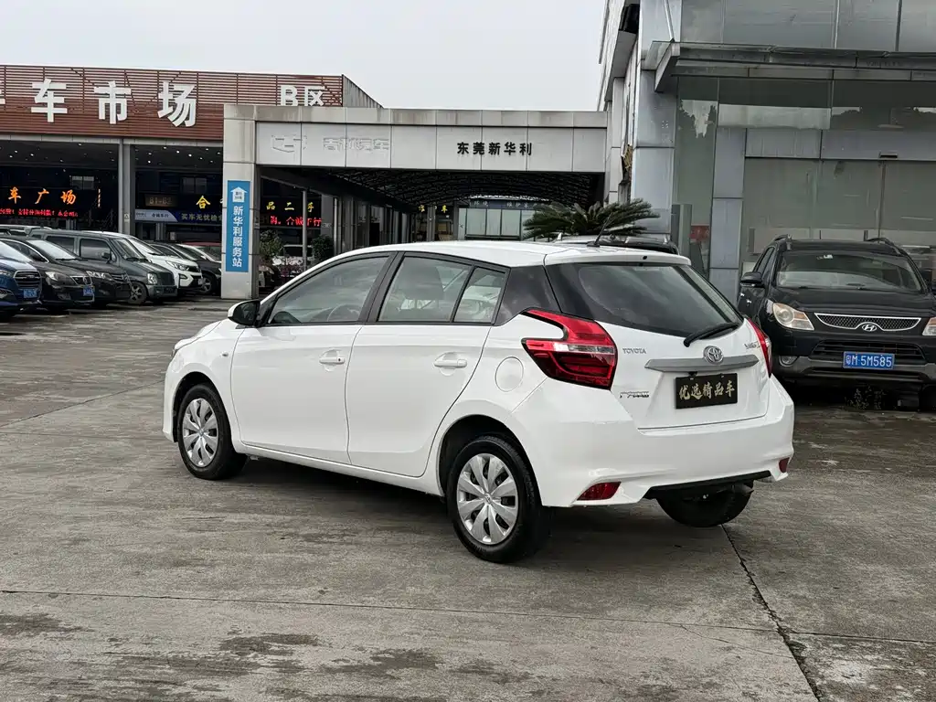 Toyota Yaris L — миниатюра 11