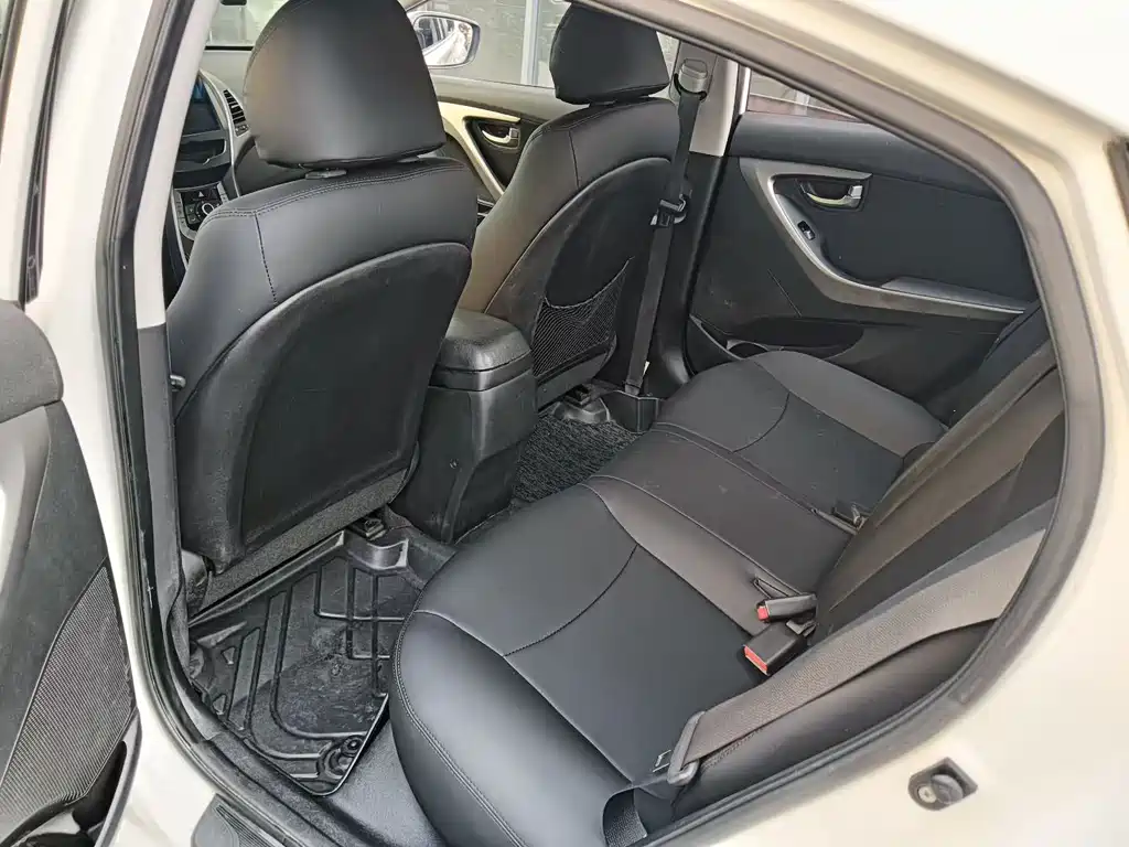 Hyundai Elantra Langdong — миниатюра 8