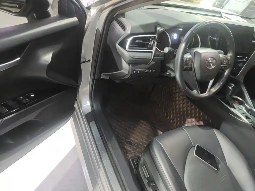 Toyota Camry — миниатюра 16