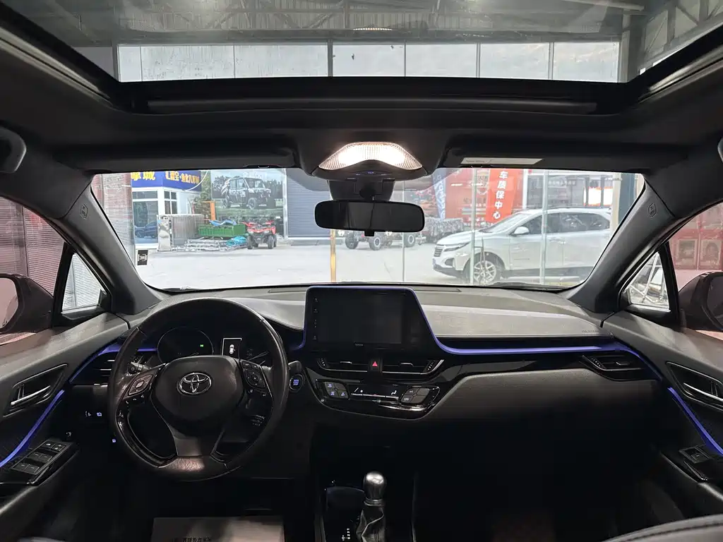 Toyota IZOA — миниатюра 6