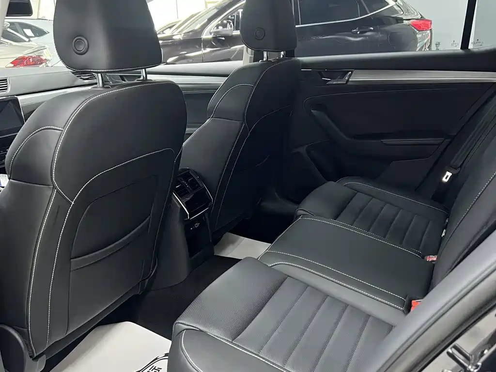 Skoda Superb — миниатюра 19