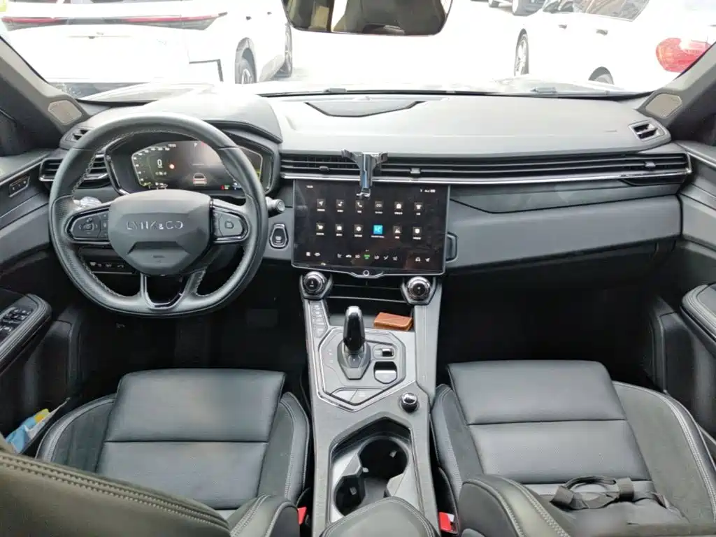 Lynk & Co 01 EM-P — миниатюра 10