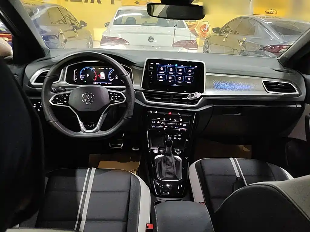 Volkswagen T-Roc — миниатюра 10
