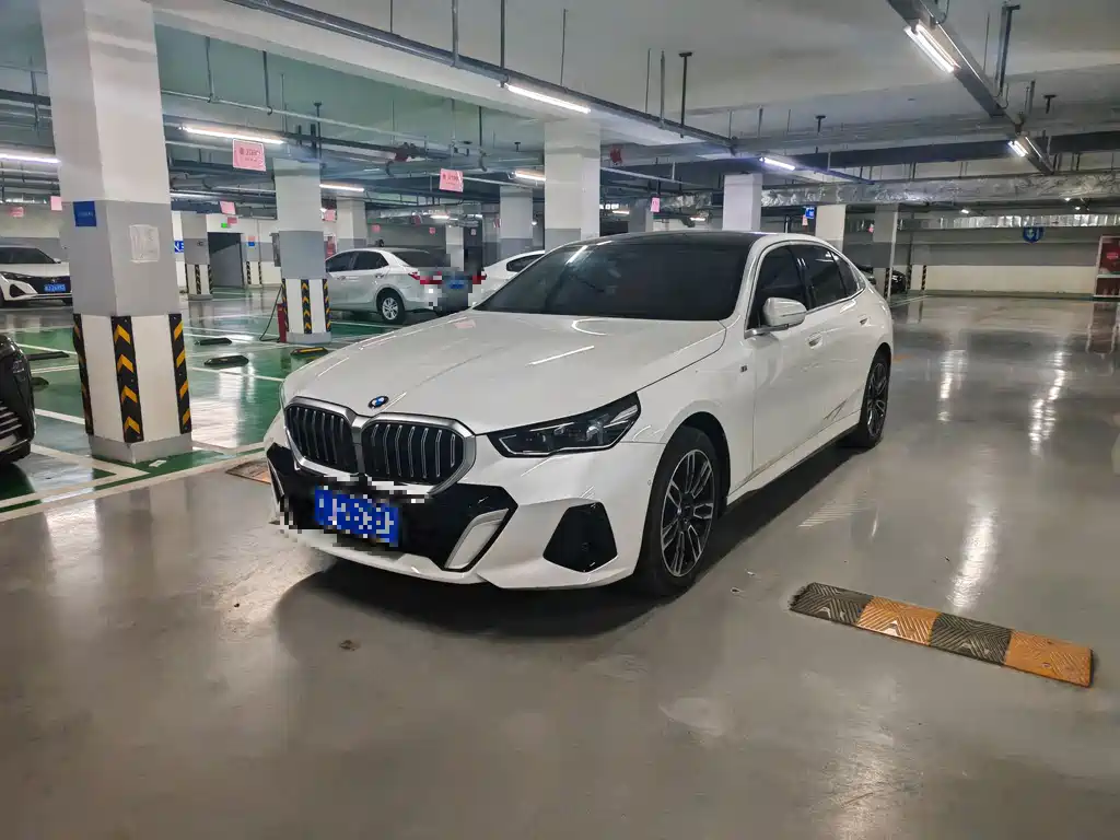BMW 5 Series 2024