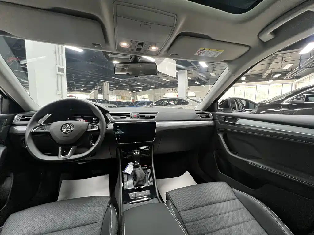 Skoda Superb — миниатюра 15