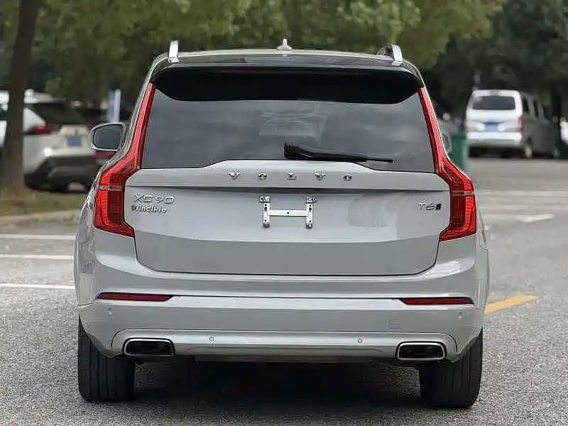 Volvo XC90 — миниатюра 9