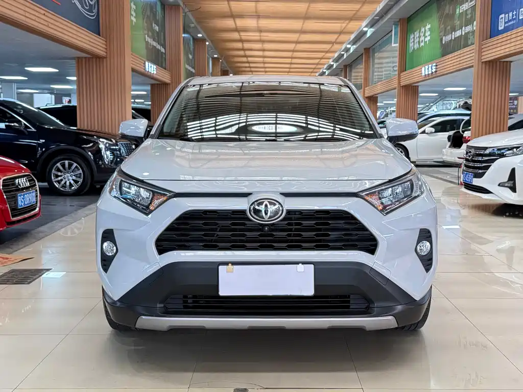 Toyota RAV4 — миниатюра 2