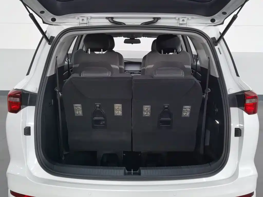 Wuling Victory — миниатюра 16