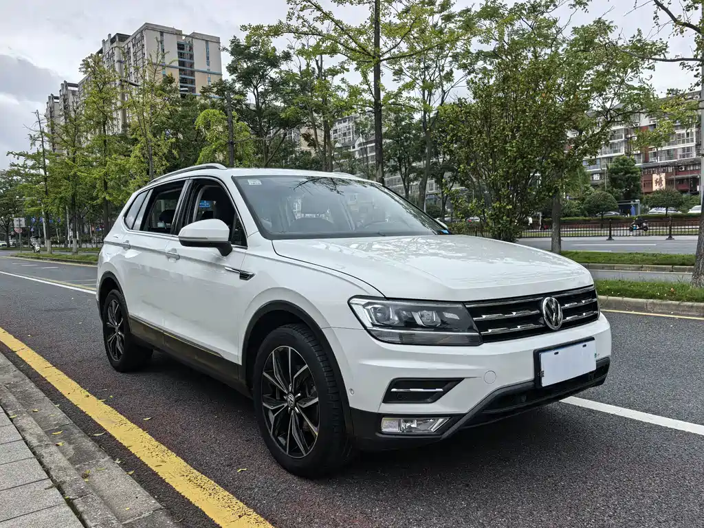 Volkswagen Tiguan L — миниатюра 3