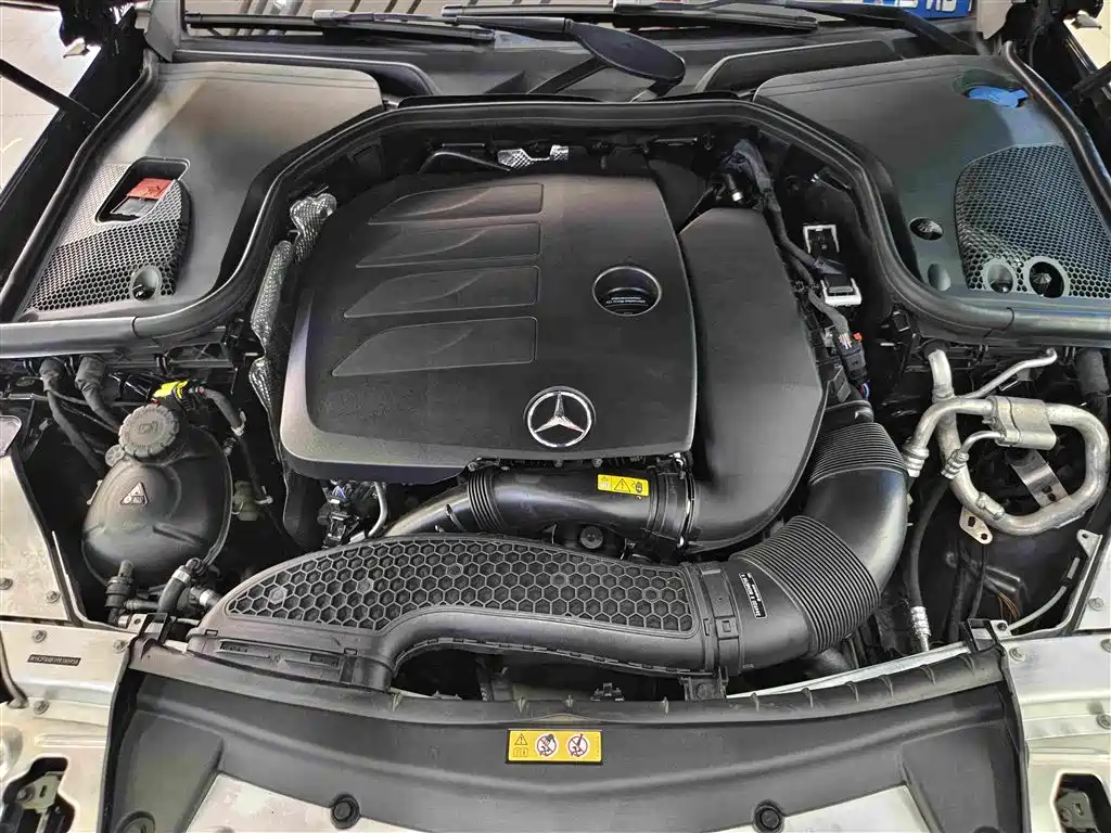 Mercedes-Benz E-Class (Import) — миниатюра 10