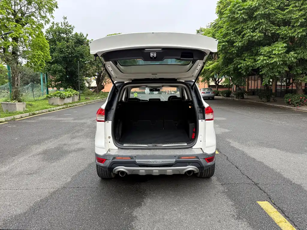Ford Kuga — миниатюра 17