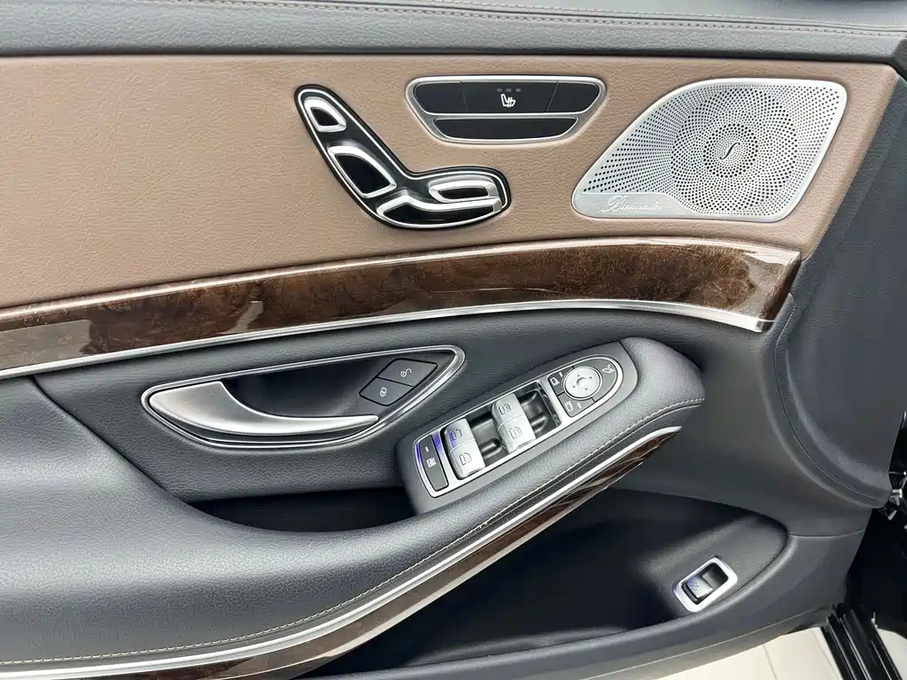 Mercedes-Benz S-Class — миниатюра 7
