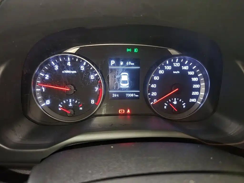 Hyundai Elantra — миниатюра 12
