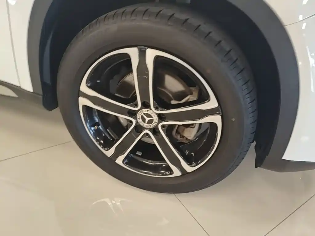 Mercedes-Benz GLA — миниатюра 12