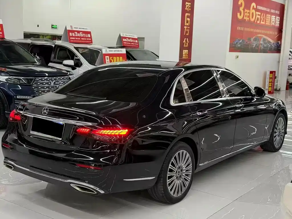 Mercedes-Benz E-Class — миниатюра 8