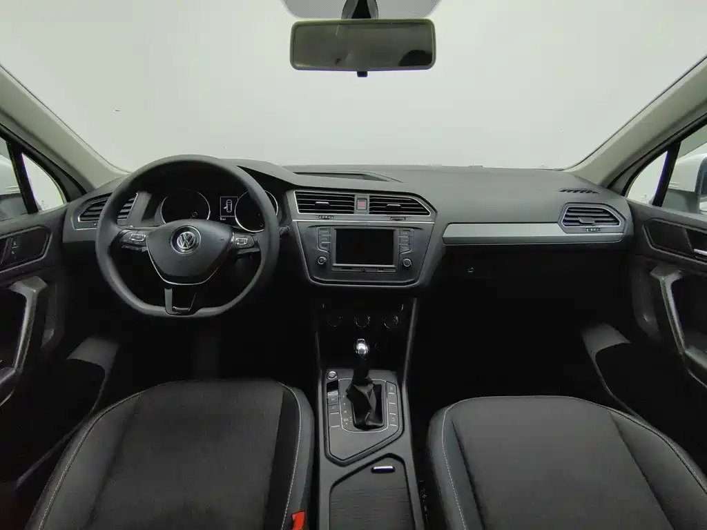 Volkswagen Tiguan L — миниатюра 5