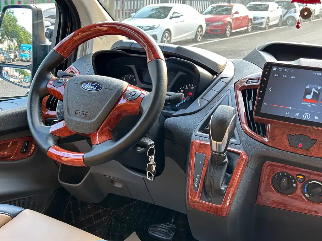 Ford Transit — миниатюра 11