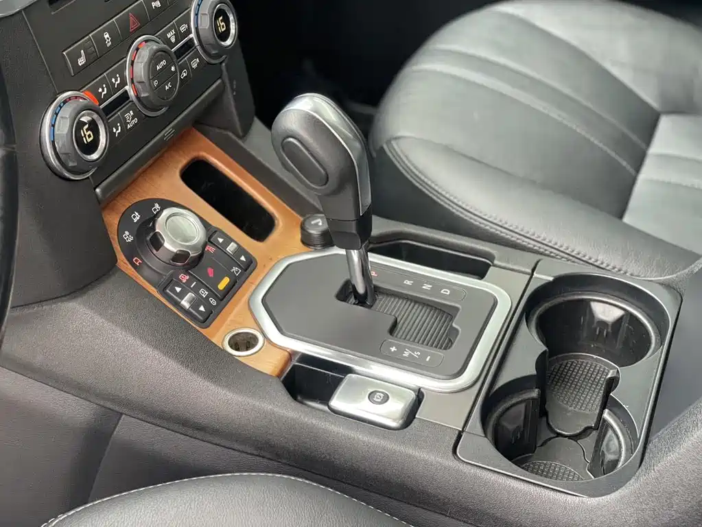 Land Rover Discovery — миниатюра 5
