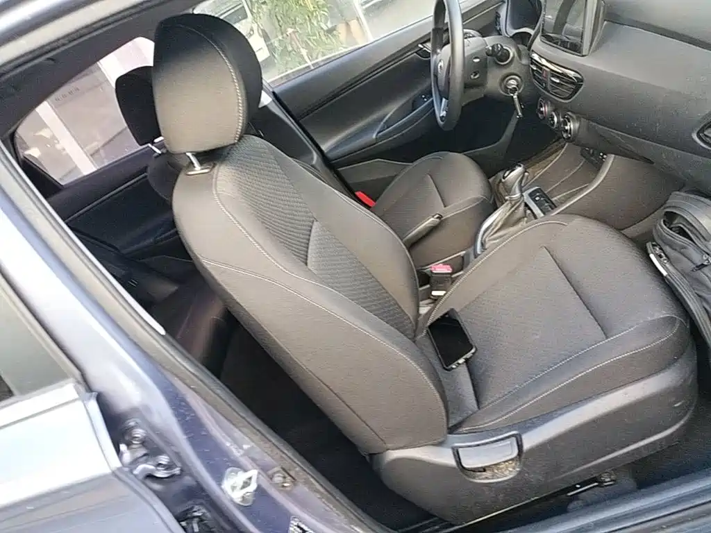 Hyundai Elantra — миниатюра 25