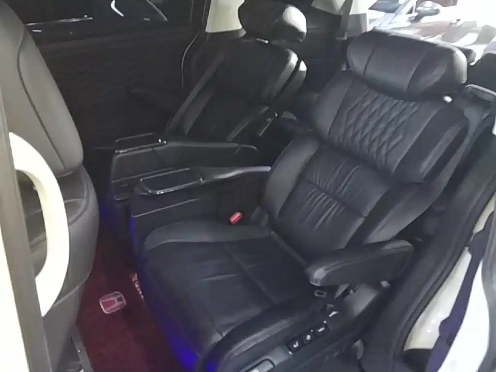 Honda Elysion — миниатюра 17