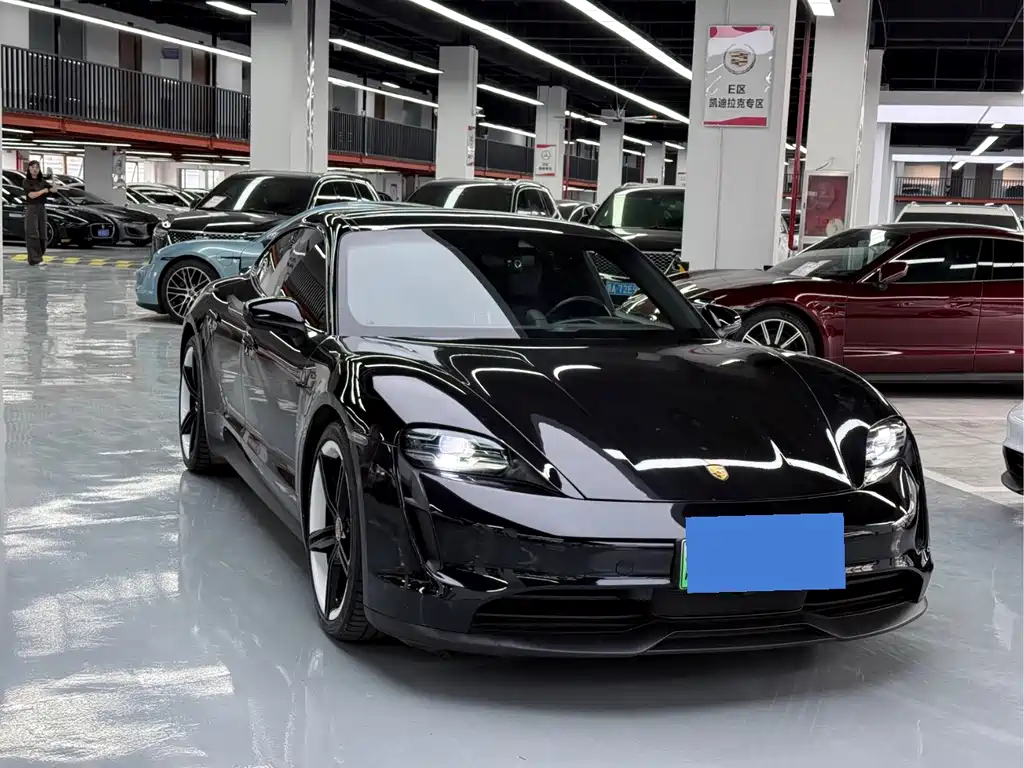 Porsche Taycan — миниатюра 3