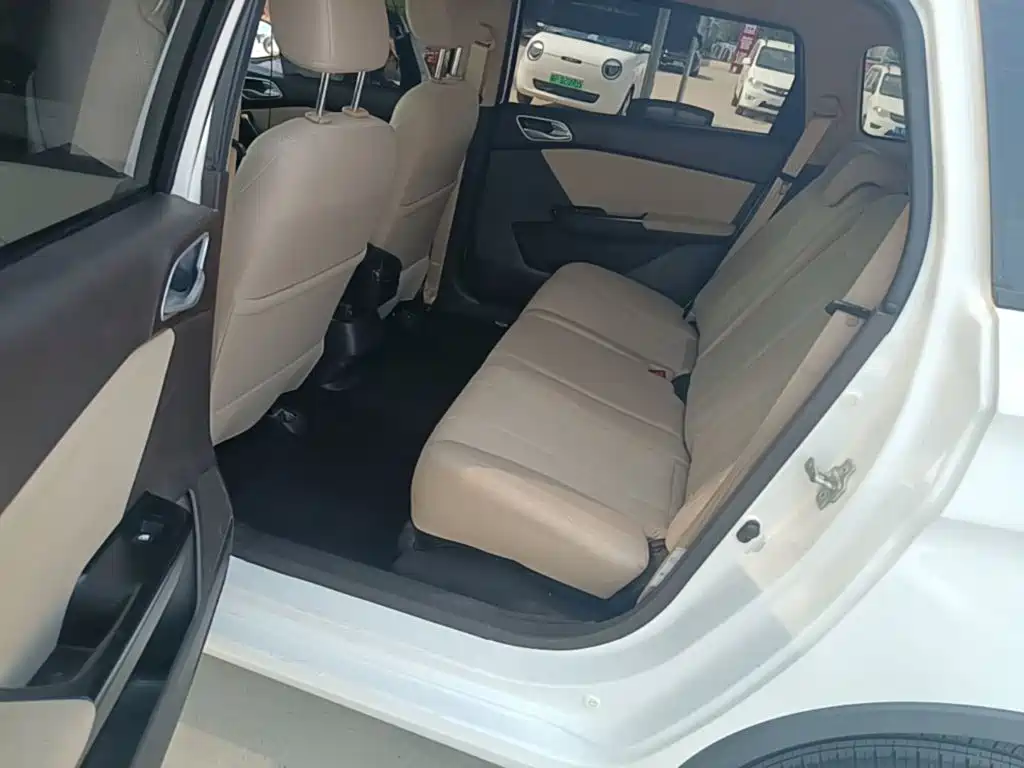 Baojun 310W — миниатюра 17