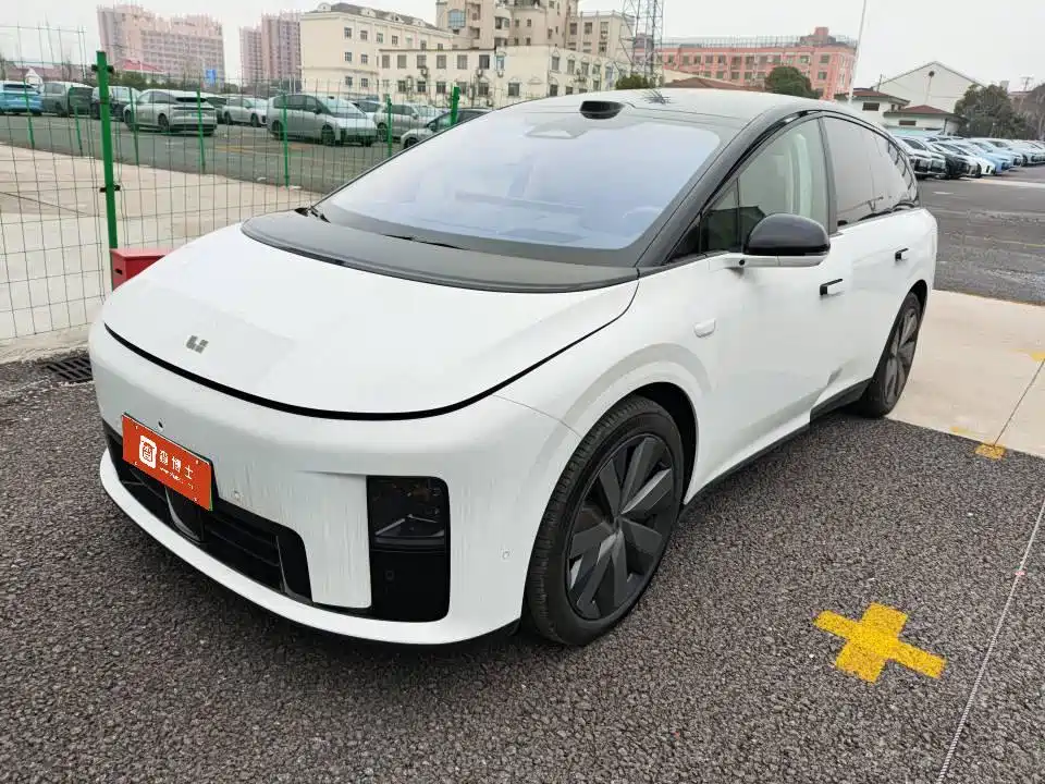 Li Auto 理想i8 2025