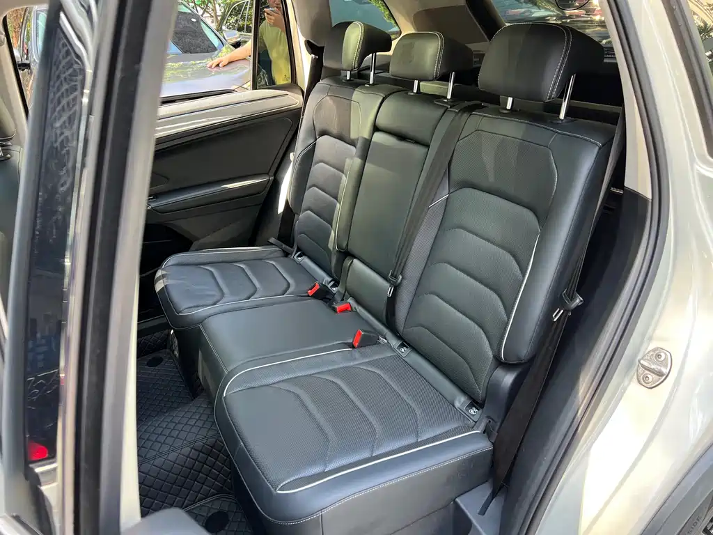 Volkswagen Tiguan L — миниатюра 12