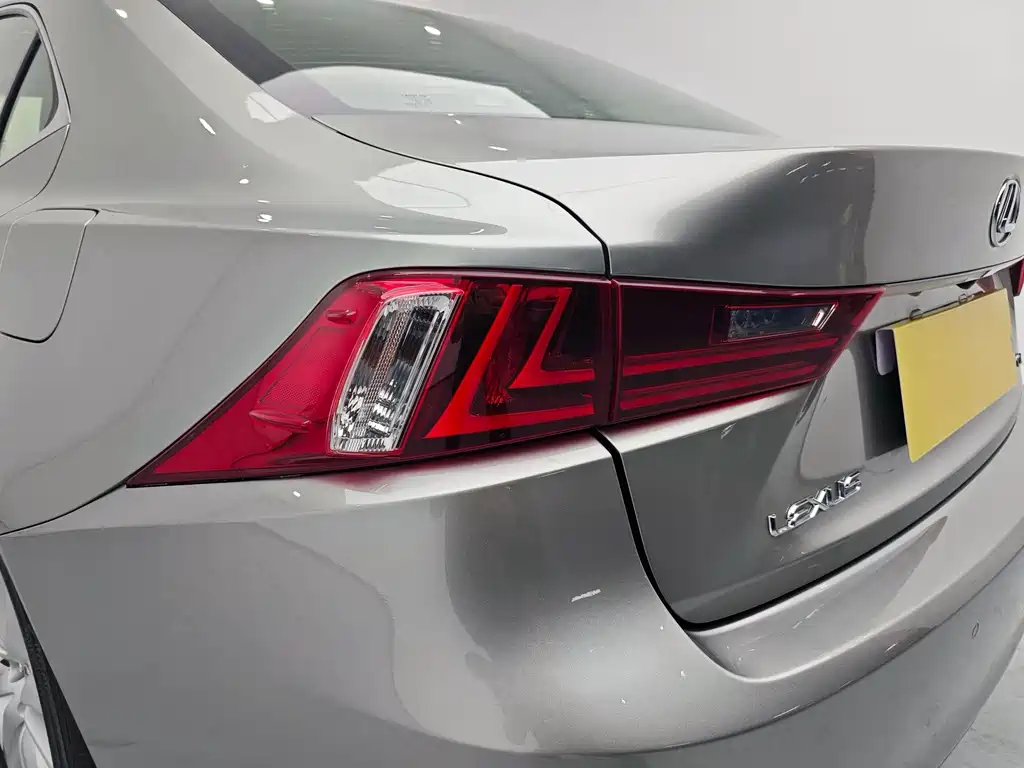 Lexus IS — миниатюра 6