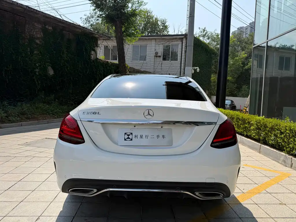 Mercedes-Benz C-Class — миниатюра 10
