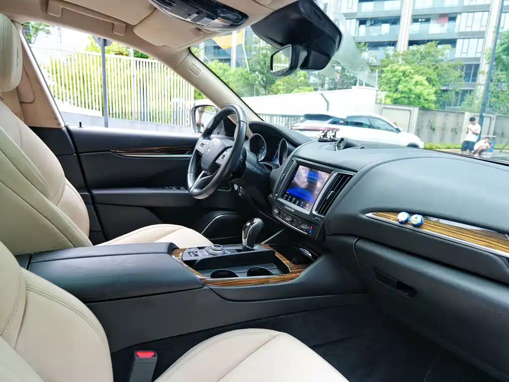 Maserati Levante — миниатюра 8