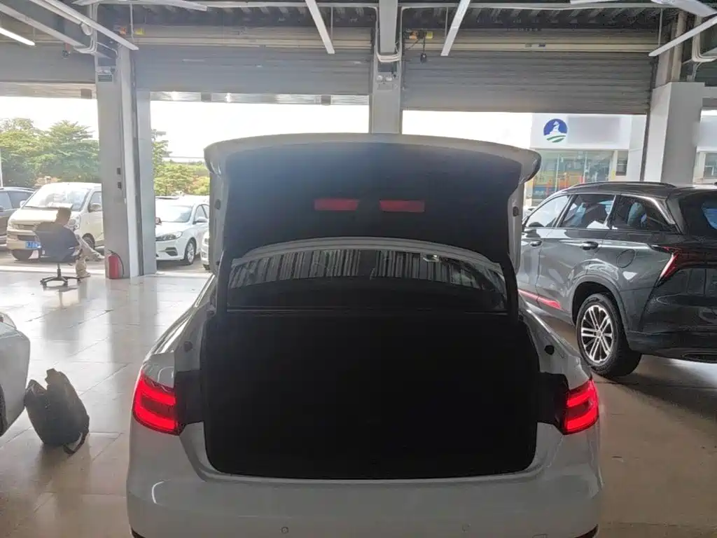 Audi A4L — миниатюра 19