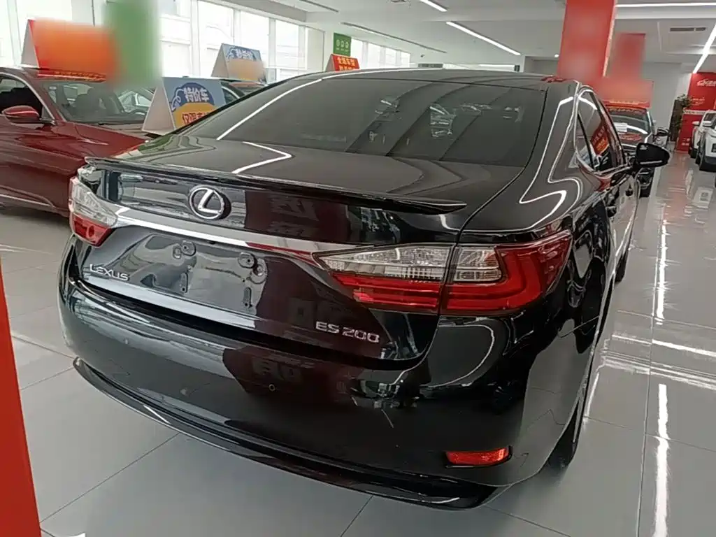 Lexus ES — миниатюра 6